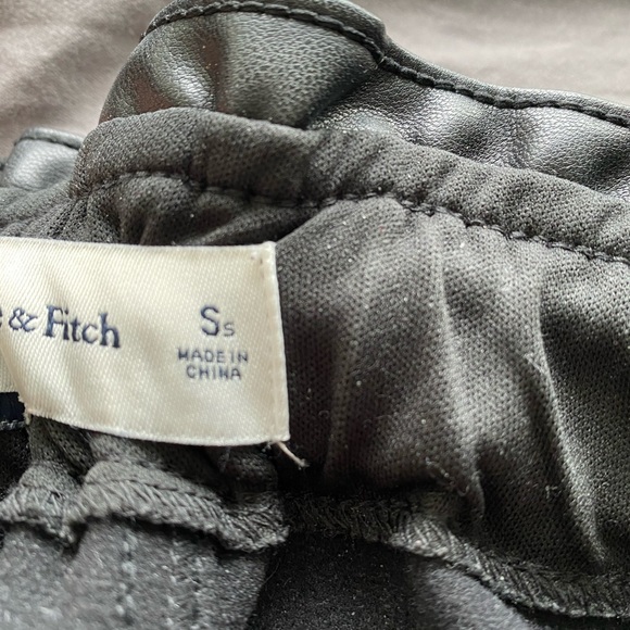 Abercrombie Vegan Leather Joggers - Picture 3 of 3